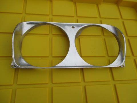 Left headlight bezel
