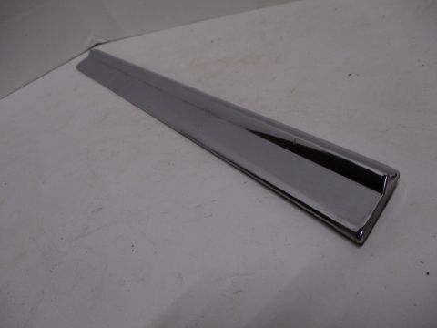 Right rear quarter moulding