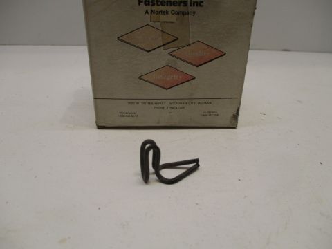 Door panel retainer clip