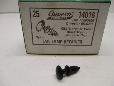 Taillamp retainer