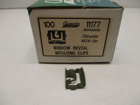Window reveal moulding clip