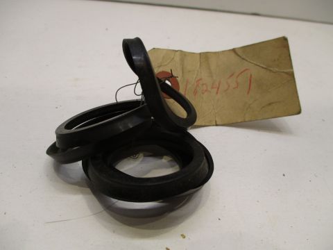 Transmission inner front clutch piston seal