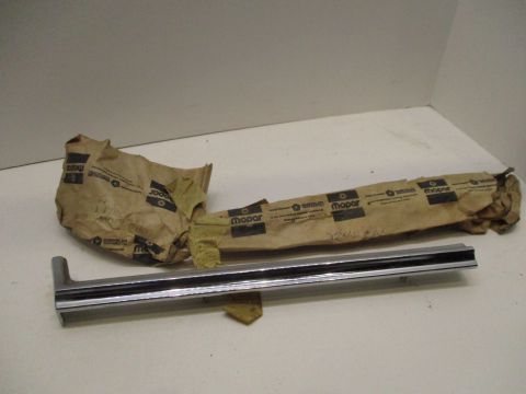 Left fender moulding