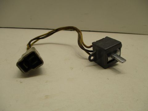 Power antenna switch