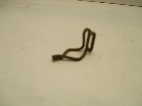 Interior door panel retainer clip