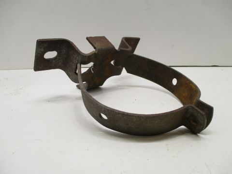 Oil filter bracket