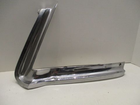 Left rear bumper outline moulding