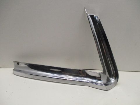 Right rear bumper outline moulding