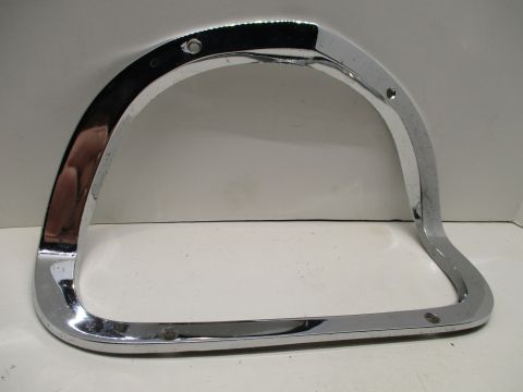 Right headlight surround