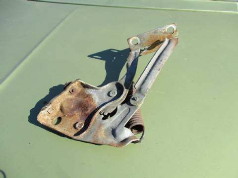 Left hood hinge