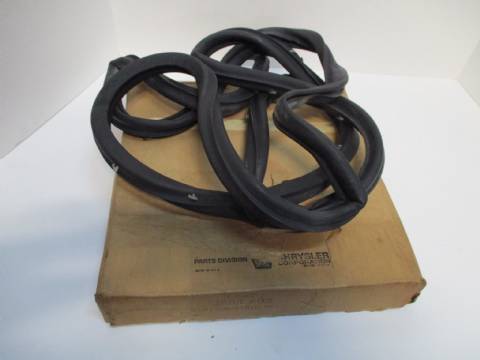 Right rear door weatherstrip