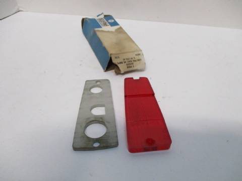 Right rear side marker lens and gasket