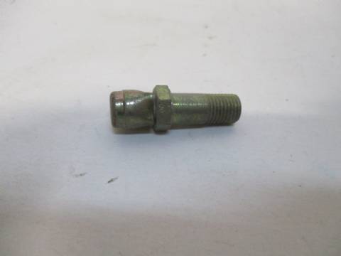 Rear axle vent bolt