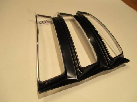 Cornering light bezel