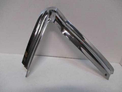 Right rear bumper outline moulding