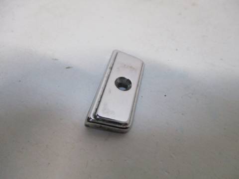 Interior door panel retainer