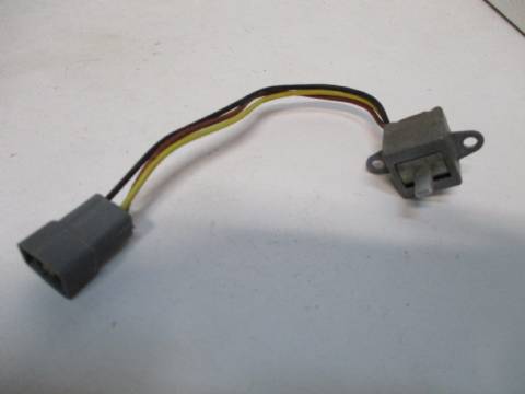 Power antenna switch