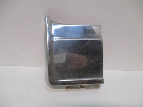 Right rear rocker panel extension moulding