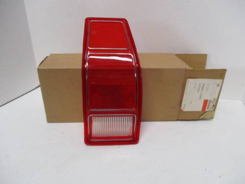 Right taillight lens