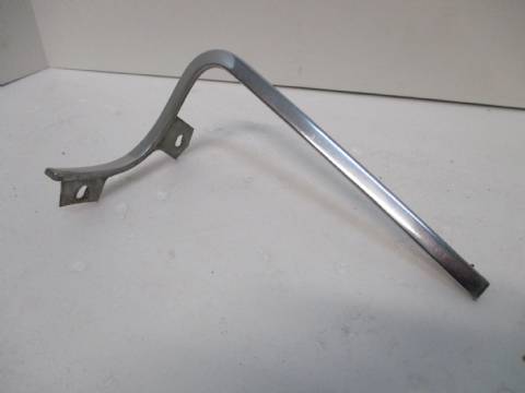 Left fender to grille outline moulding