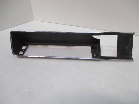 Right front surround for power window switch