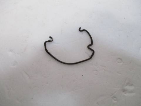 Lower steering column retainer clip