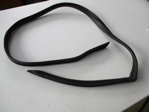 Left roofrail weatherstrip