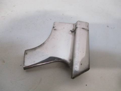 Left exterior windshield lower corner moulding