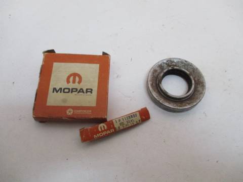 Inner rear axle oil seal