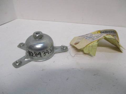 Locking wire wheel cover retainer
