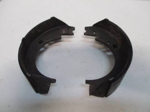 Parking brake shoe cores for relining