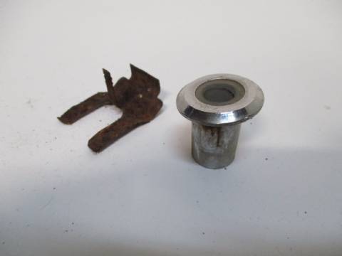 Power antenna bezel and clip