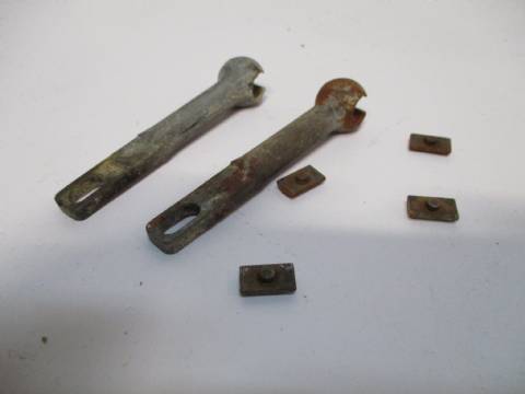 Vent window pivot parts