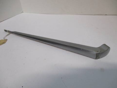 Left windshield wiper arm