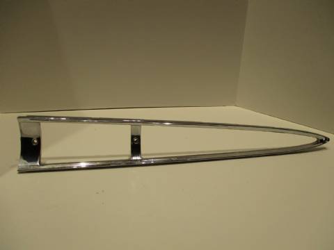 Right taillight bezel