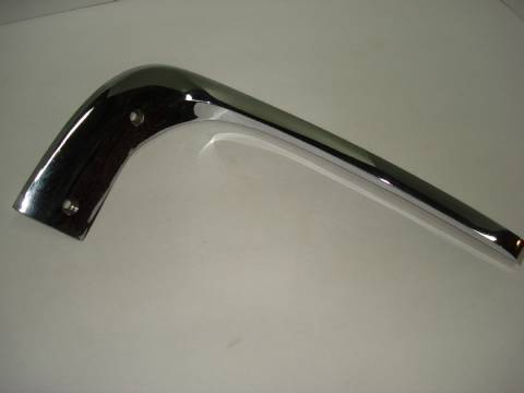 Left headlamp outline moulding