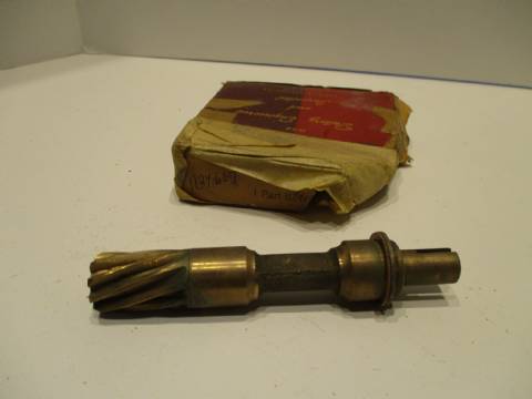 Kick-down governor pinion