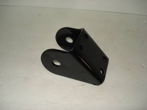 Traction bar to frame bracket