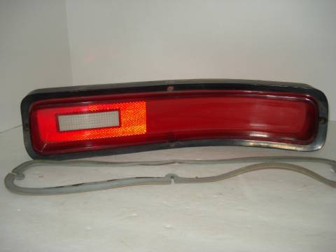 1970 Fury I & II right tail light lens and gasket