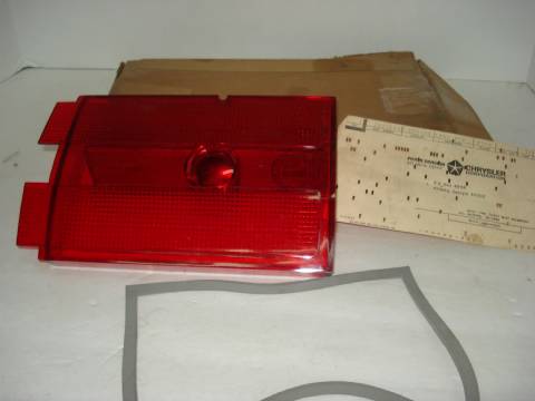Town & Country left inner tail light lens and gasket