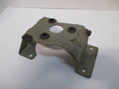 Windshield wiper motor mounting bracket