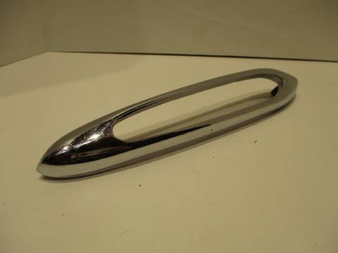 Tailgate bumper bezel