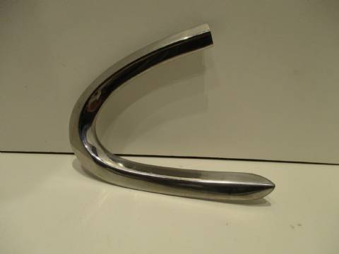 Left headlight inner brow moulding