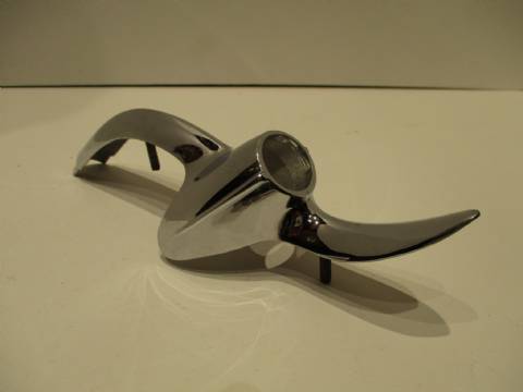 Right tailfin moulding