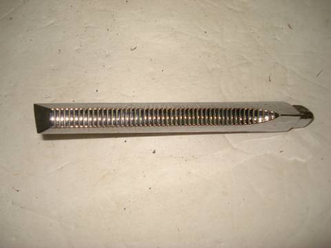 Right fender moulding extension