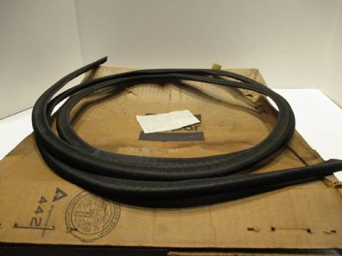 Sun roof glass weatherstrip seal