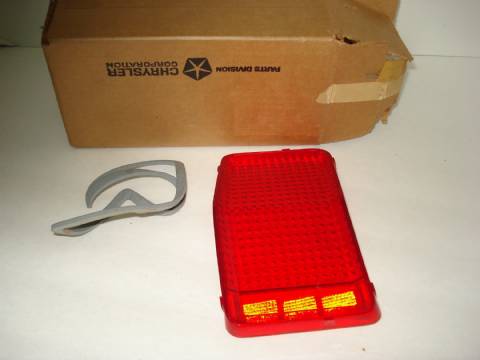 Left taillight lens and gasket