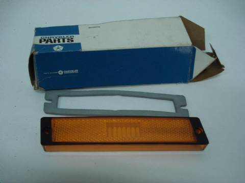 Left front sidemarker lens and gasket