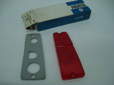 Left rear sidemarker lens and gasket