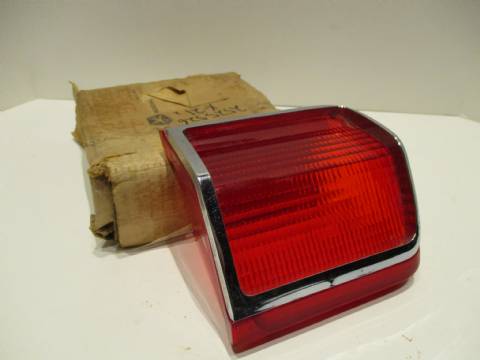 Right outer taillight lens
